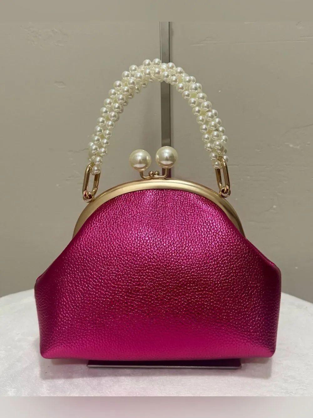 Metallic Magenta Pebble Leather Handmade "Pearl" Kisslock Small Clutch/Wristlet